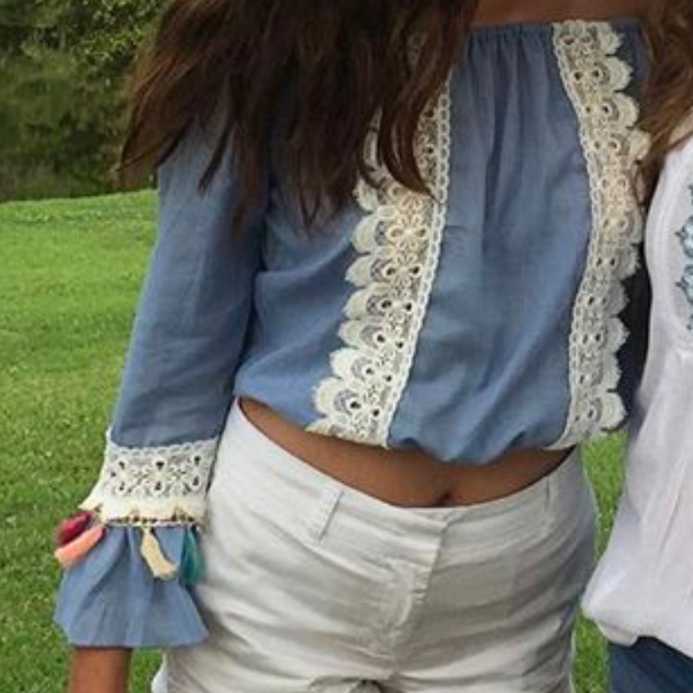 OFF THE SHOULDER BOUTIQUE BLOUSE